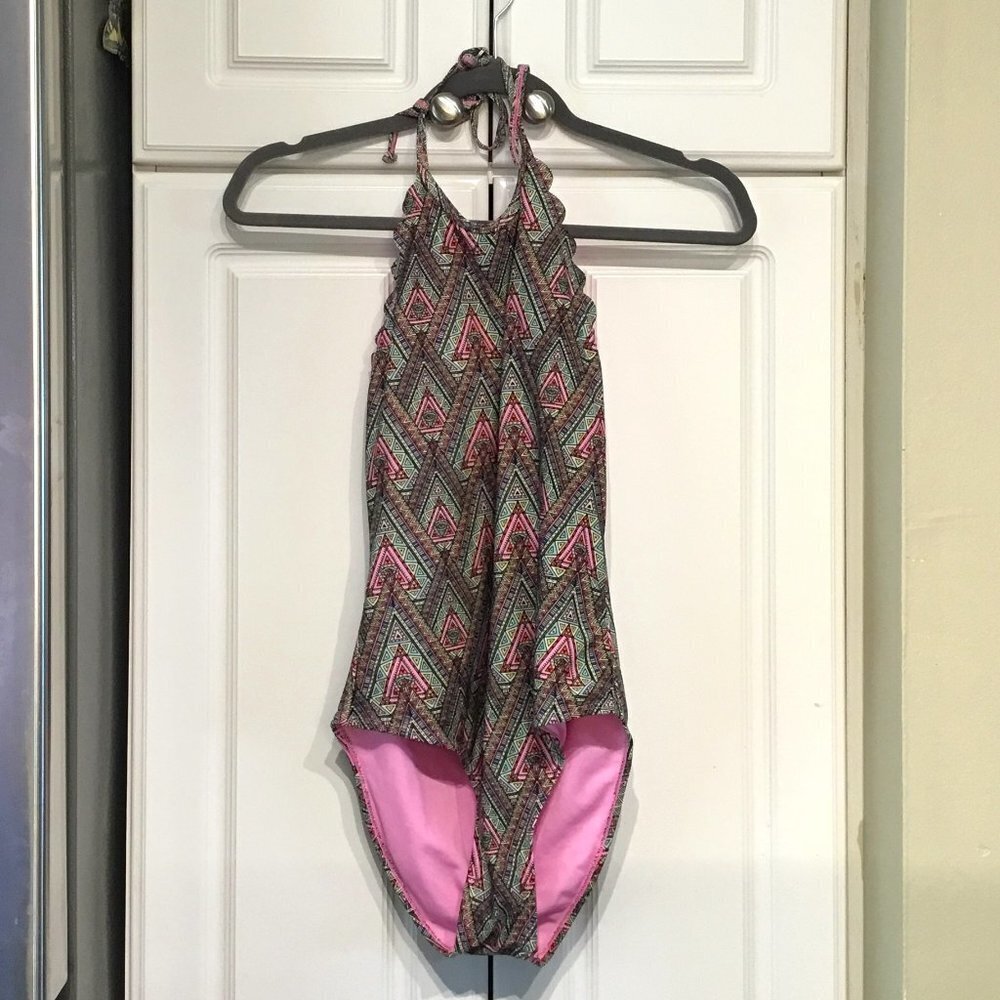 Capri Swim One Piece Suit with Scalloped Trim Size Large